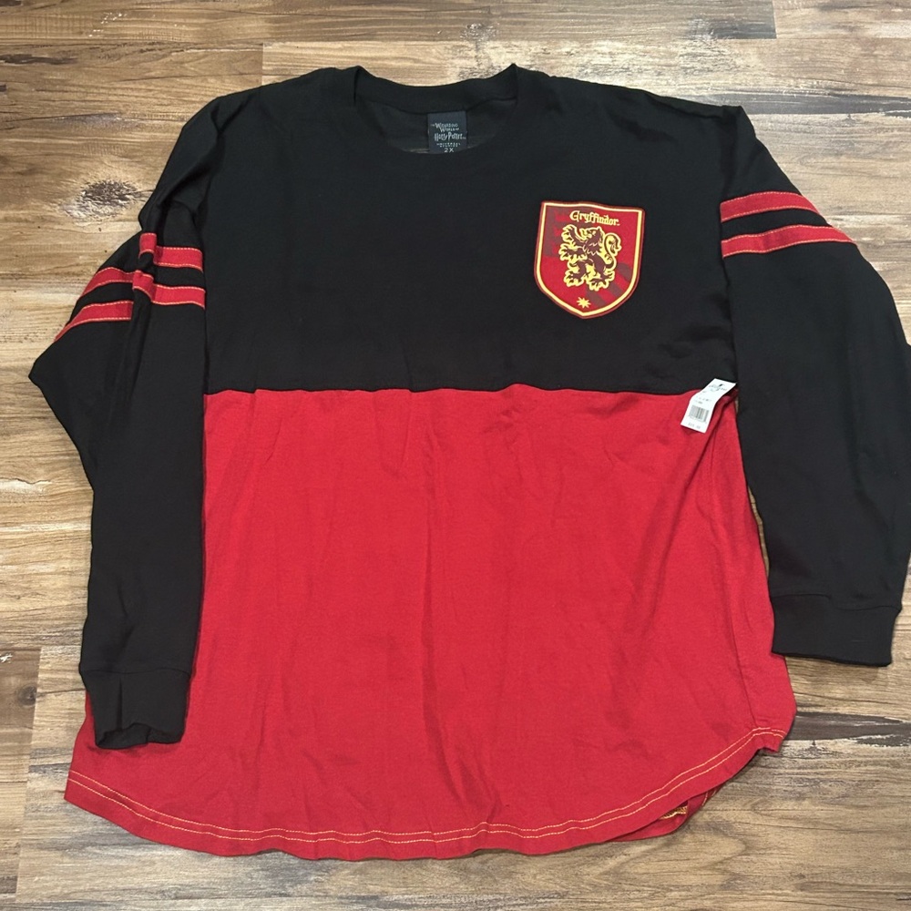 Universal Studios Harry Potter Gryffindor Long Sleeve Brand New Fits XL